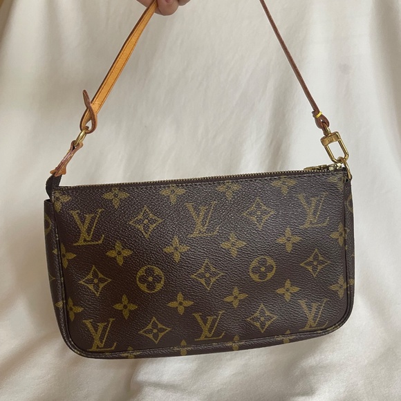 Vintage Louis Vuitton monogram pochette - Picture 2 of 15
